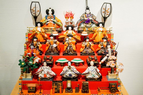 traditional japanese doll set